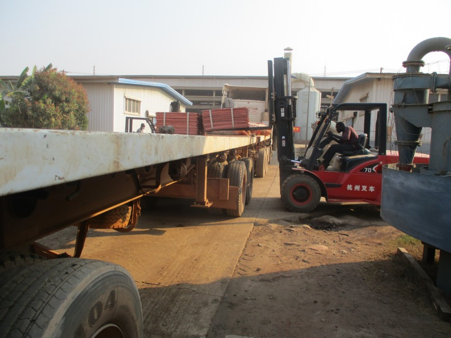 有色金属部非洲电解铜完成首次装车